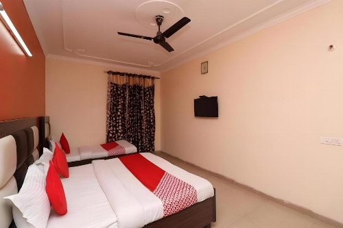 Airport Hotel Mayank Residency image 37