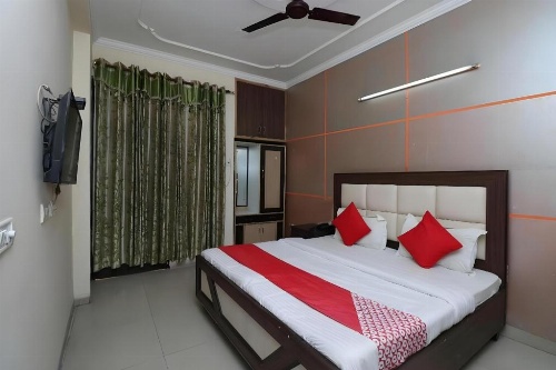 Airport Hotel Mayank Residency image 41